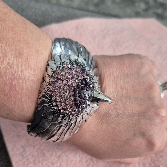 Silver Eagle Bangle Bracelet with Pink/Purple 💜 Rhinestone Head - Picture 3 of 11